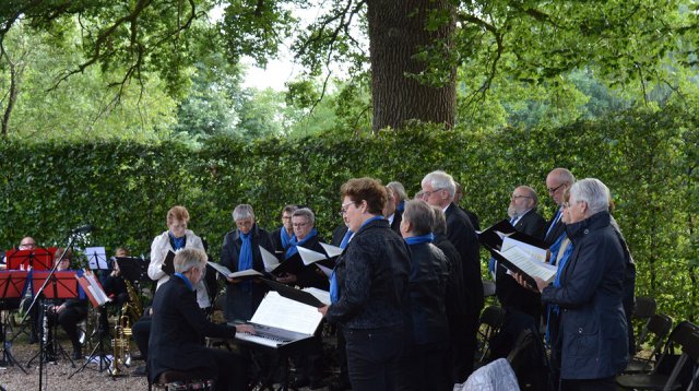 Efkes stille staon bie (vrijdag 22 juni 2018)